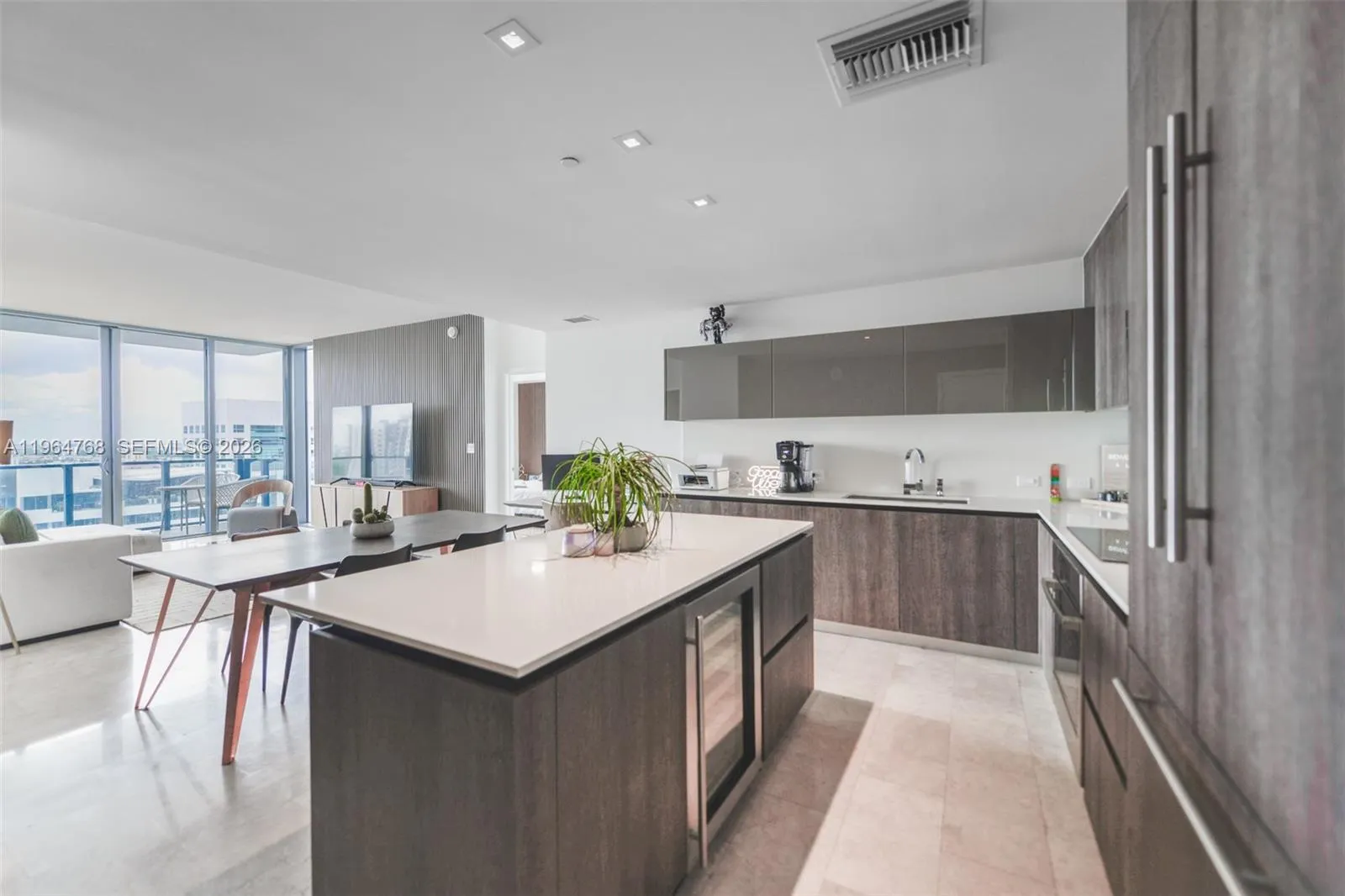 88 SW 7th St # 2204, Miami FL 33130