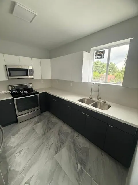 166 NE 70th St, Miami FL 33138