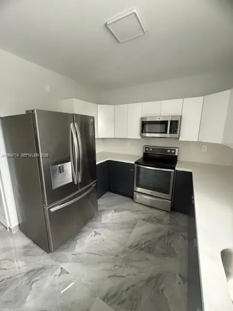 166 NE 70th St, Miami FL 33138