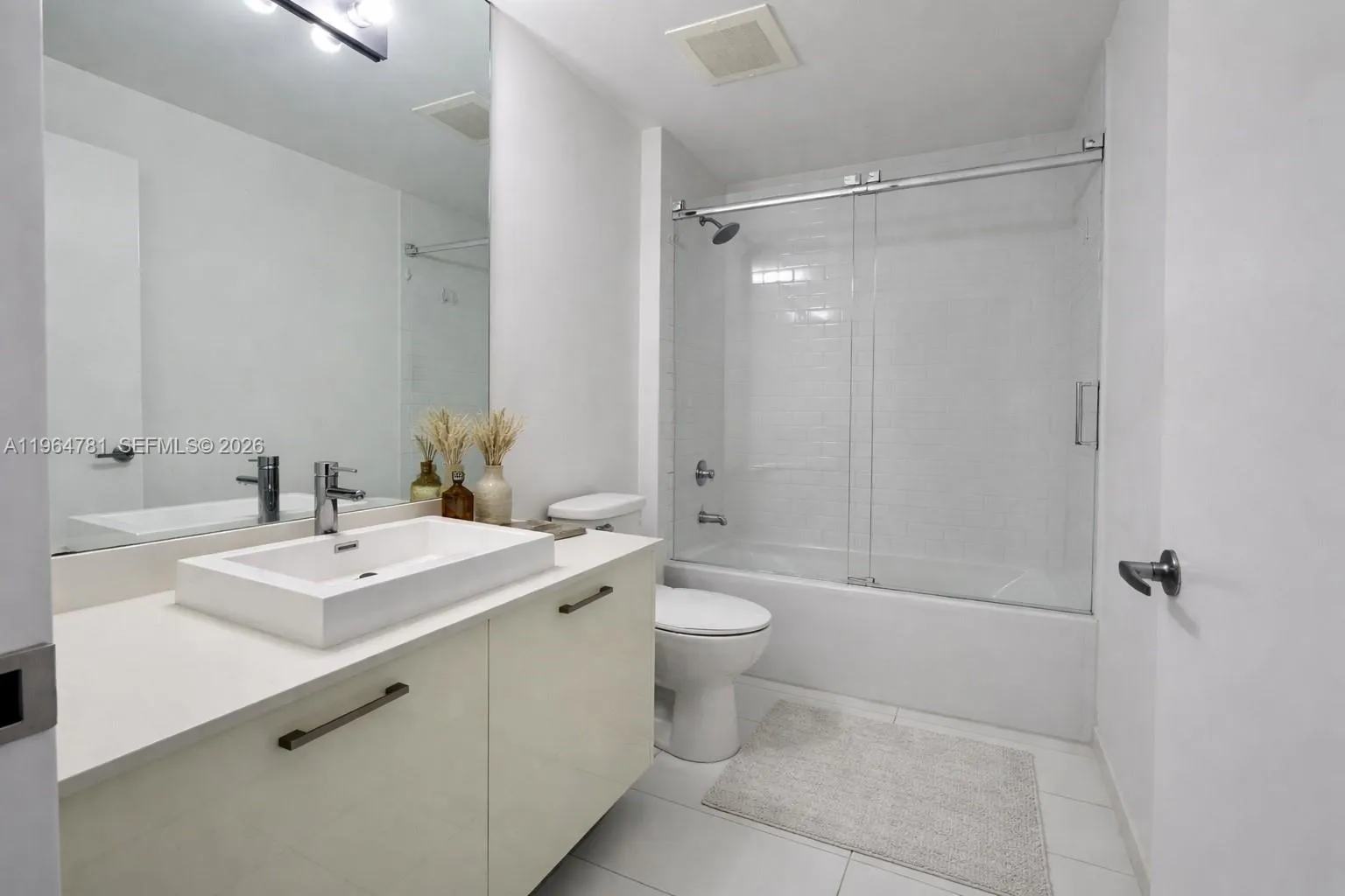 151 SE 1st St # 1501, Miami FL 33131