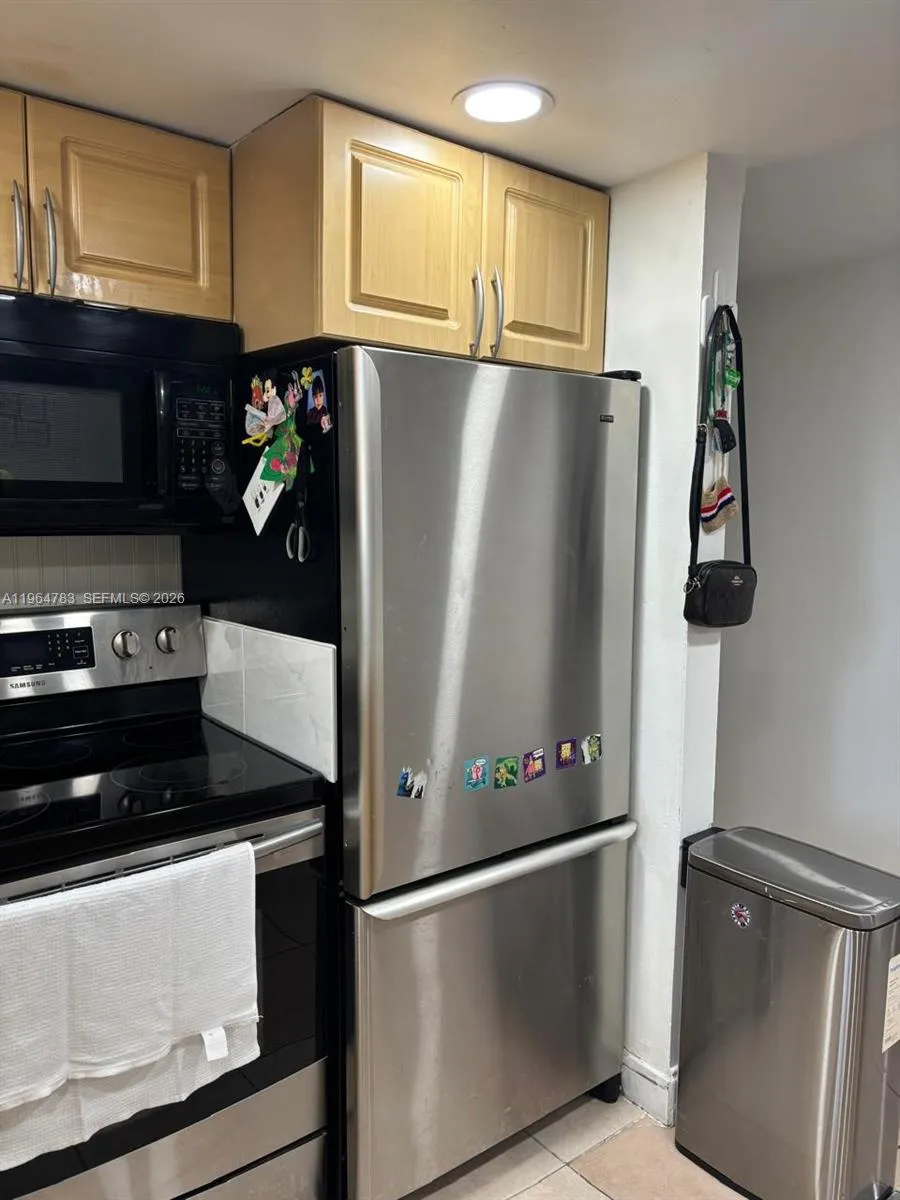 9365 Fontainebleau Blvd # E105, Miami FL 33172