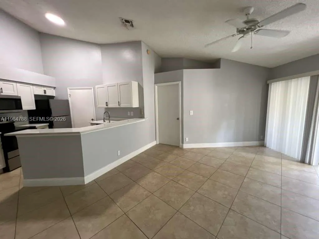 9999 Summerbreeze Dr # 715, Sunrise FL 33322