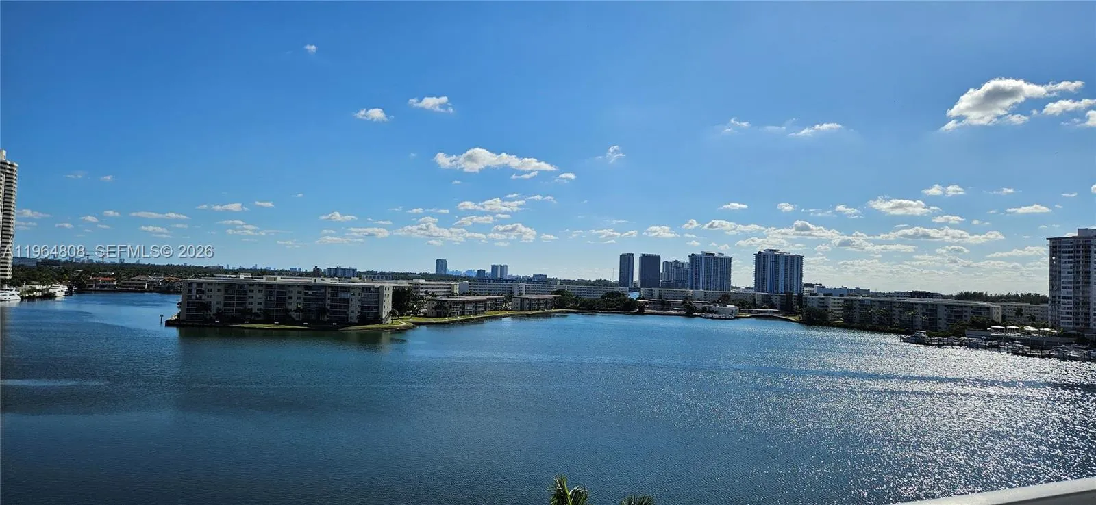 2 bedroom 2 bath for sale at 2851 NE 183rd St # 817E, Aventura FL 33160