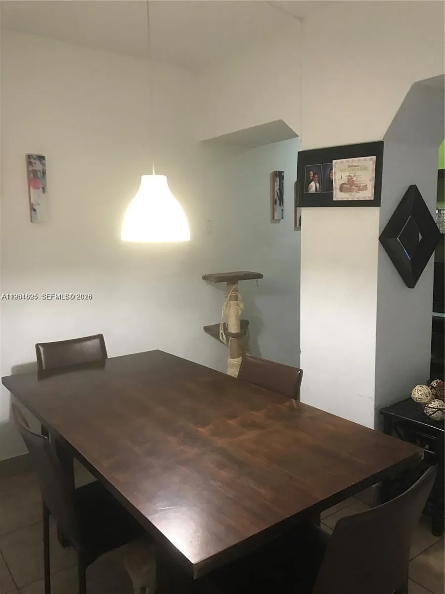 1960 Marseille Dr # 305, Miami Beach FL 33141