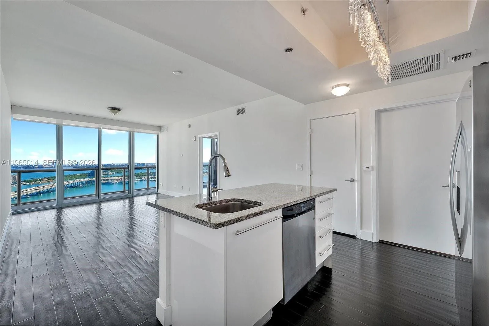 888 Biscayne Blvd # 3111, Miami FL 33132