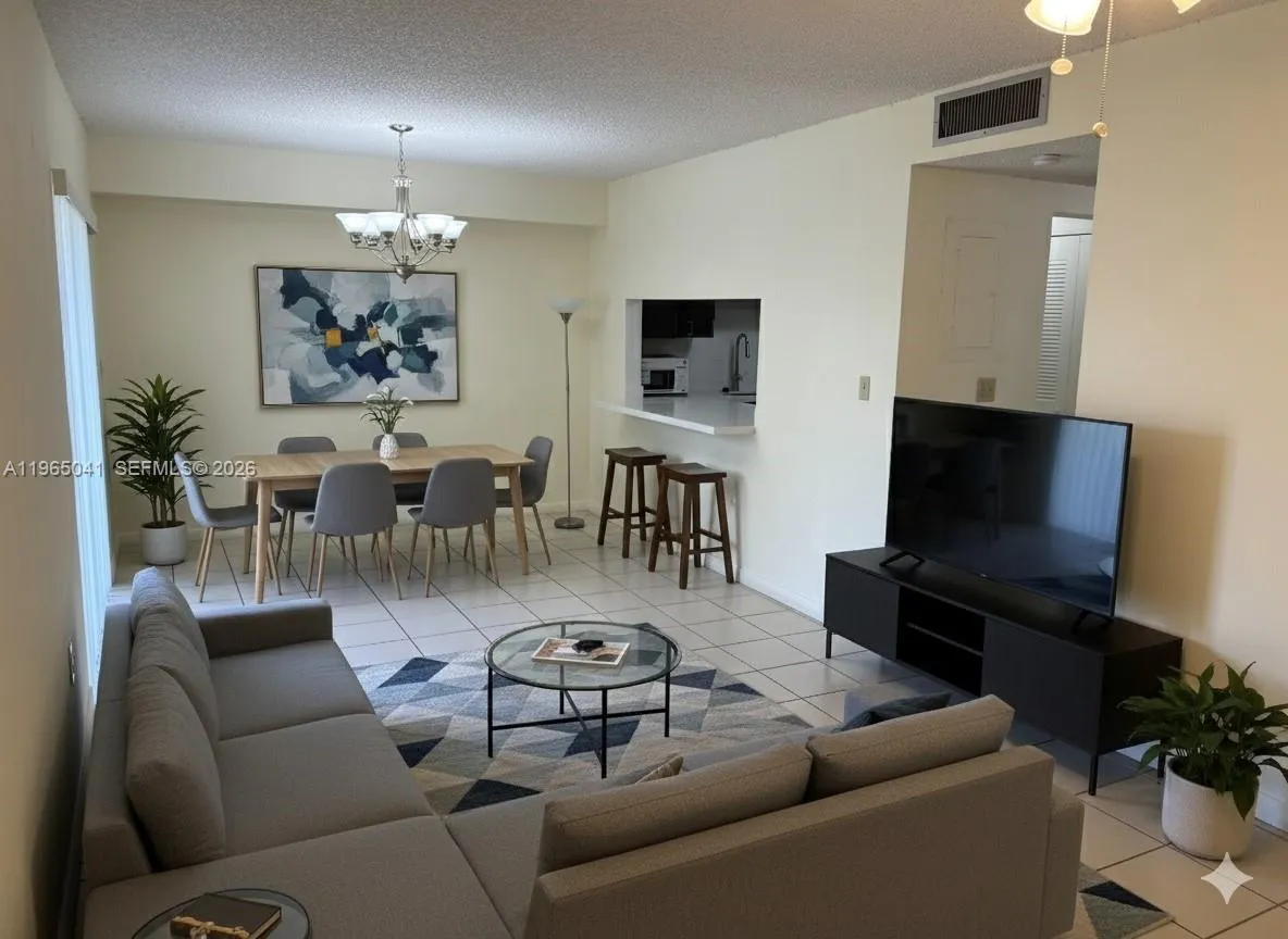 3 bedroom 2 bath for sale at 17170 SW 94th Ave # 806, Palmetto Bay FL 33157