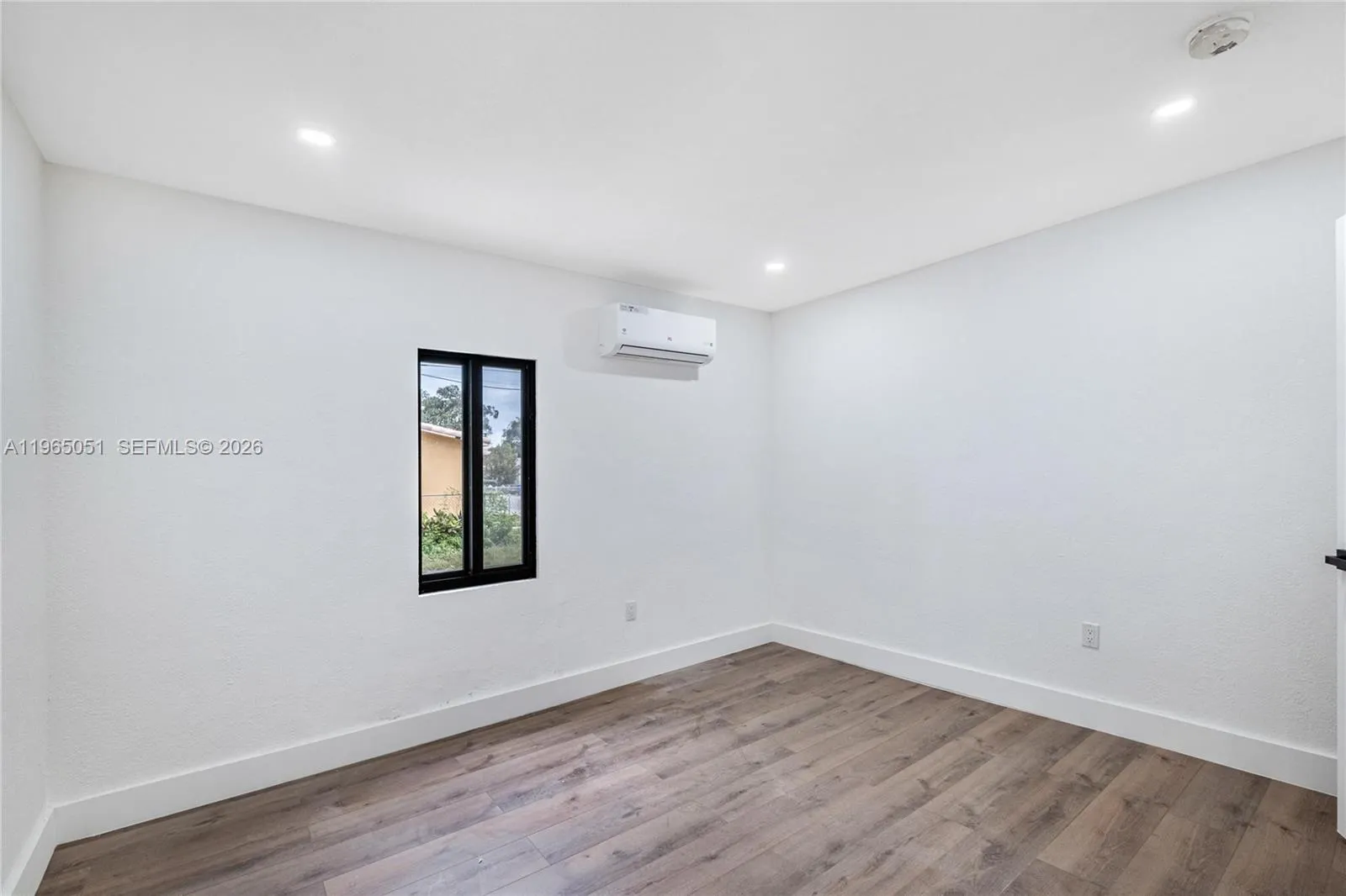 6905 NW 4th Ct, Miami FL 33150