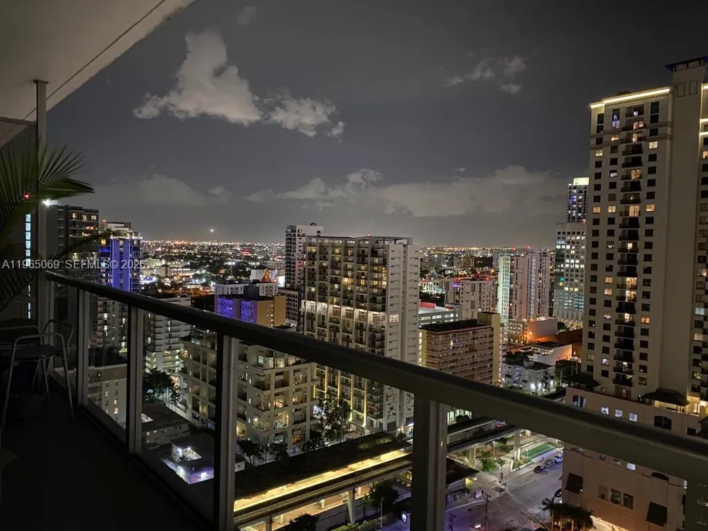 1111 SW 1st Ave, Miami FL 33130