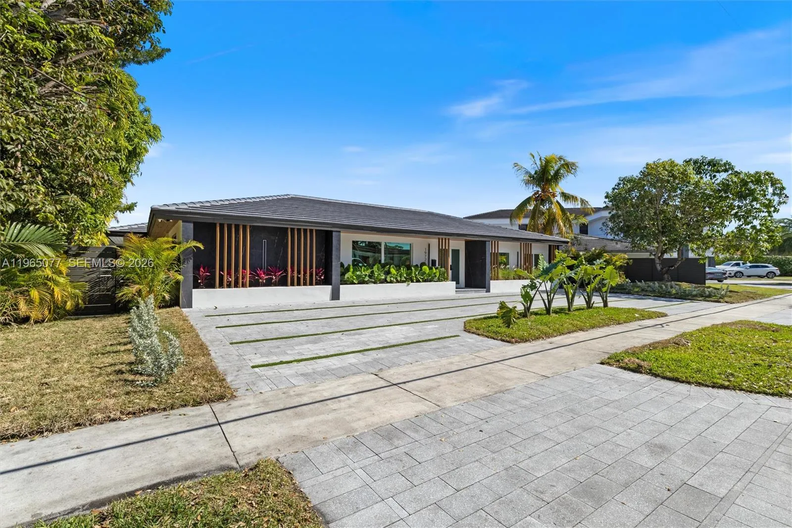 19721 NE 23rd Ave, Miami FL 33180