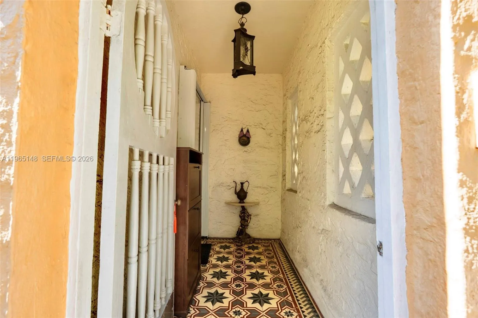 906 Genoa St, Coral Gables FL 33134