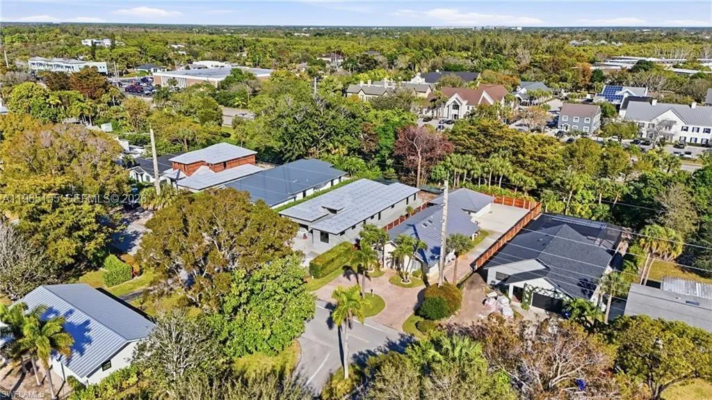 1050 13th St N, Other City - In The State Of Florida FL 34102