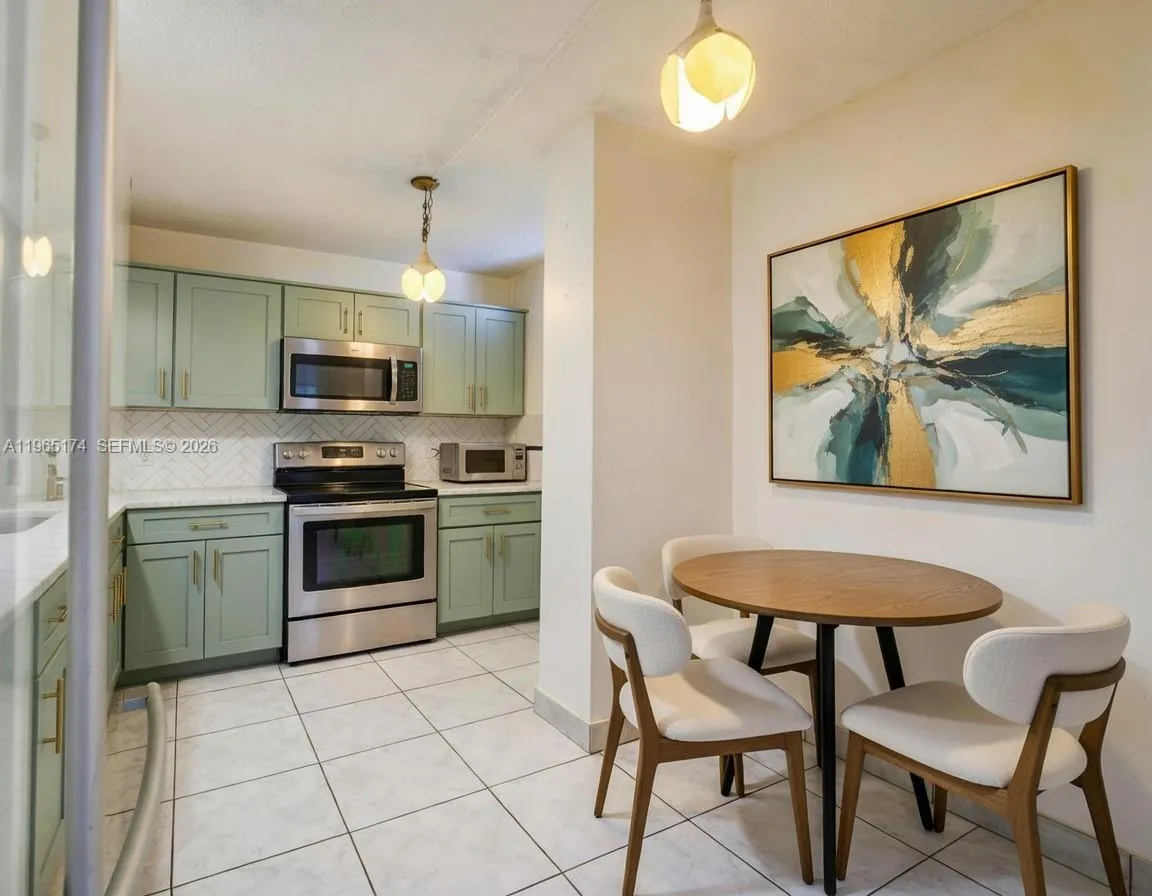6450 Collins Ave # 202, Miami Beach FL 33141