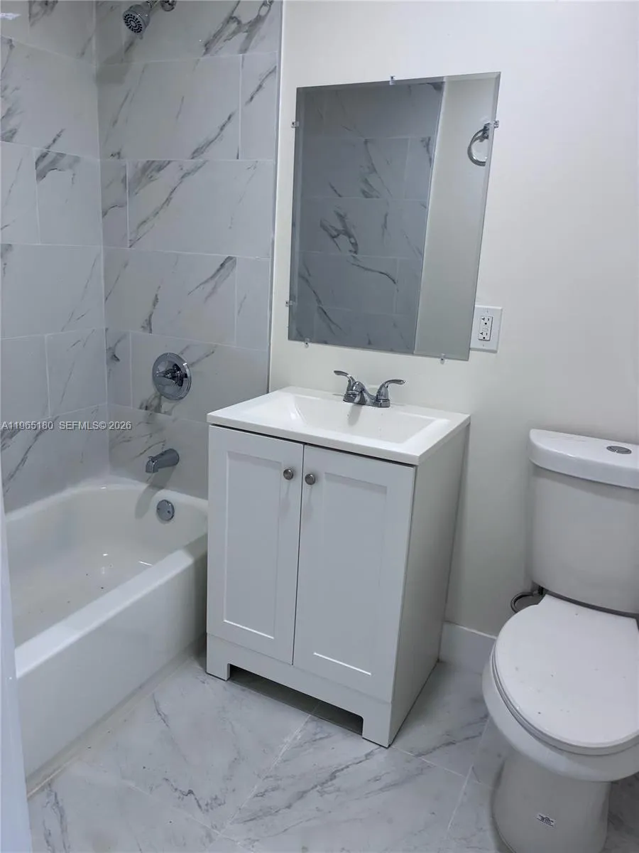433 SW 6th St # 5, Miami FL 33130