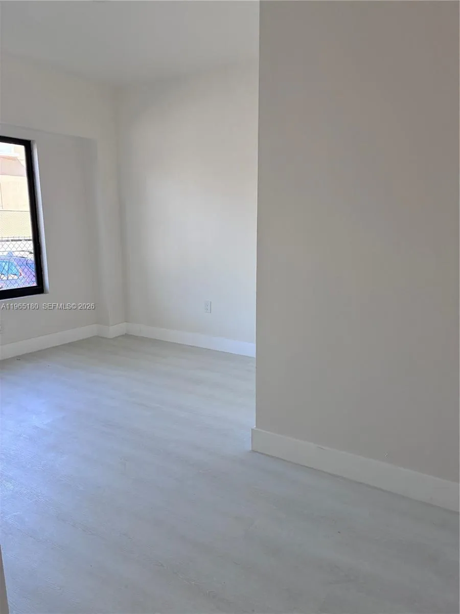 433 SW 6th St # 5, Miami FL 33130