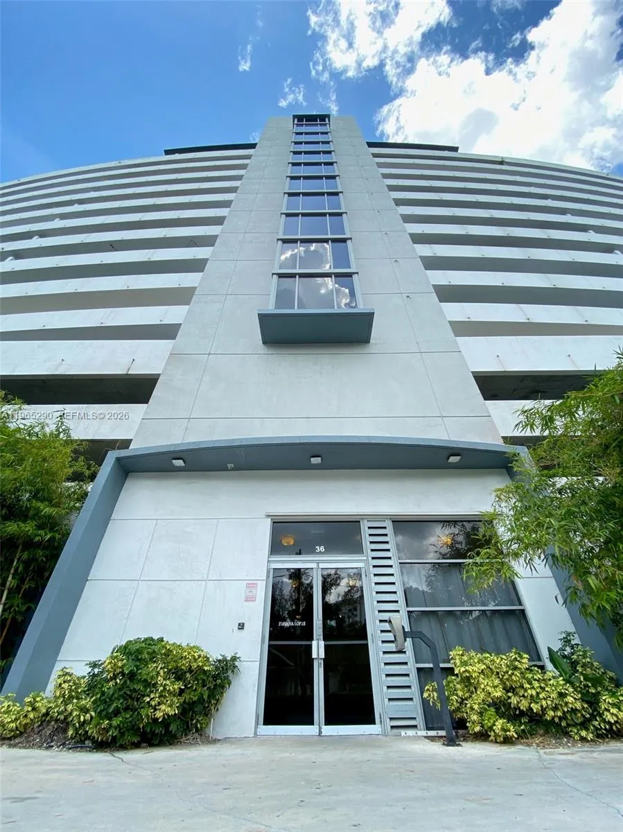 1 bedroom 2 bath for sale at 36 NW 6th Ave # 708, Miami FL 33128