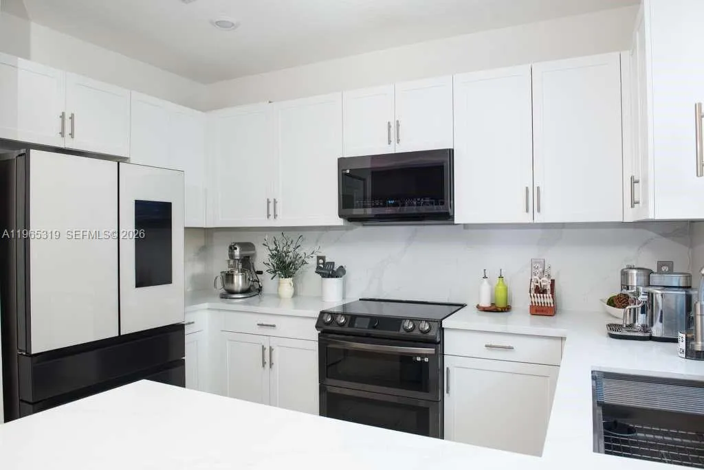 20917 NE 8th Ave, Miami FL 33179