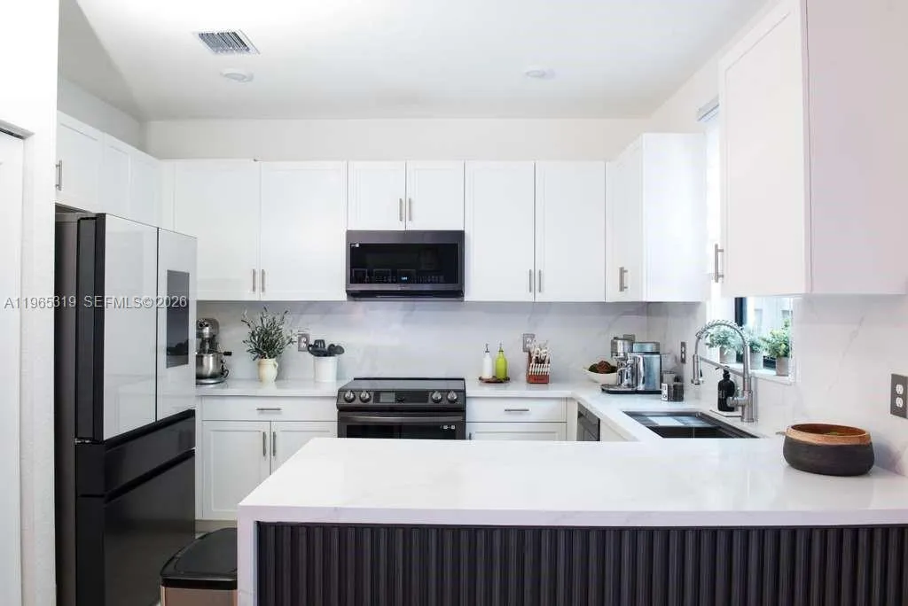 20917 NE 8th Ave, Miami FL 33179