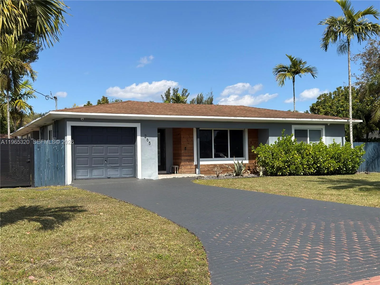 4 bedroom 3 bath for sale at 265 NE 151st St, Miami FL 33162