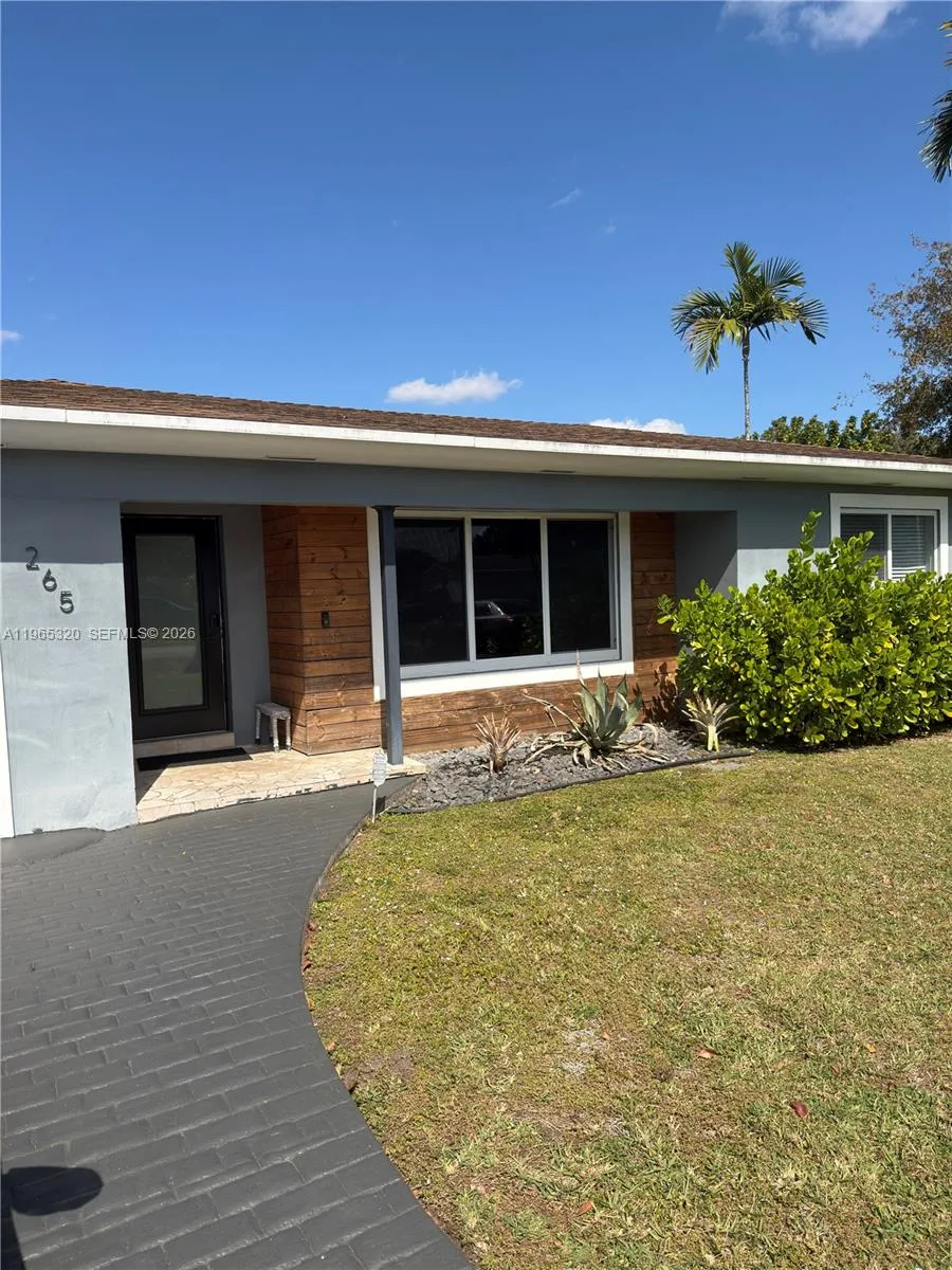 265 NE 151st St, Miami FL 33162