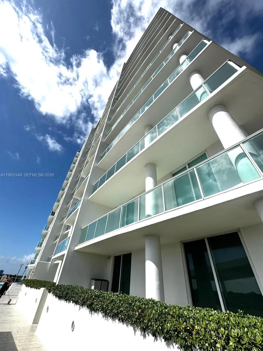 1 bedroom 1 bath for sale at 2525 SW 3rd Ave # 903, Miami FL 33129