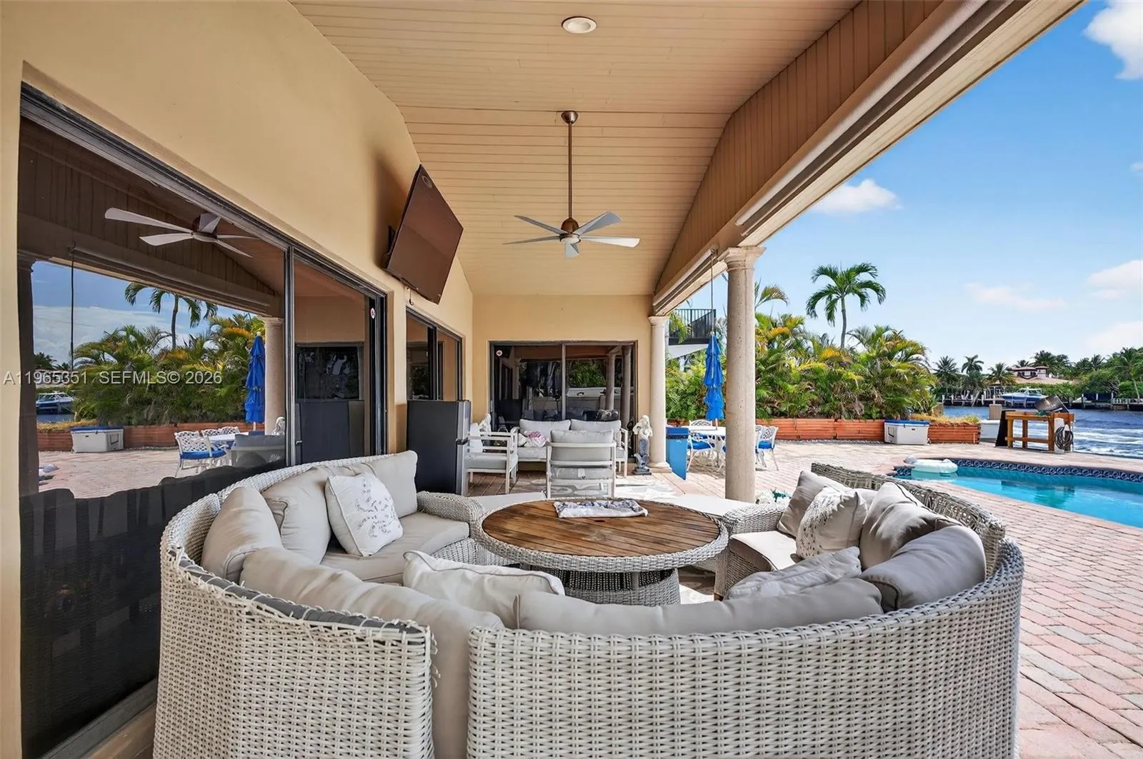 317 S Riverside Dr, Pompano Beach FL 33062