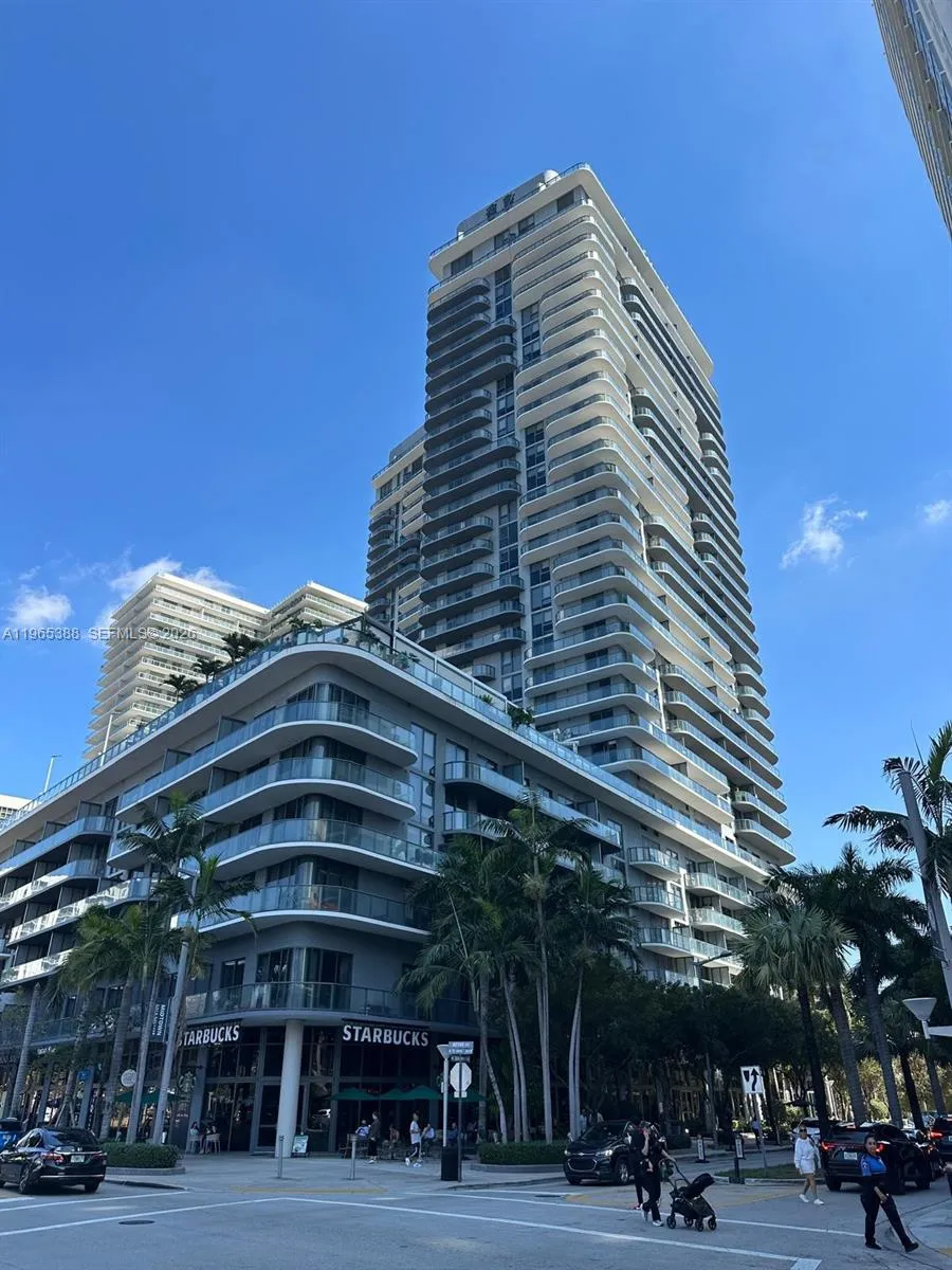 1 bedroom 1 bath for sale at 121 NE 34th St # 1505, Miami FL 33137