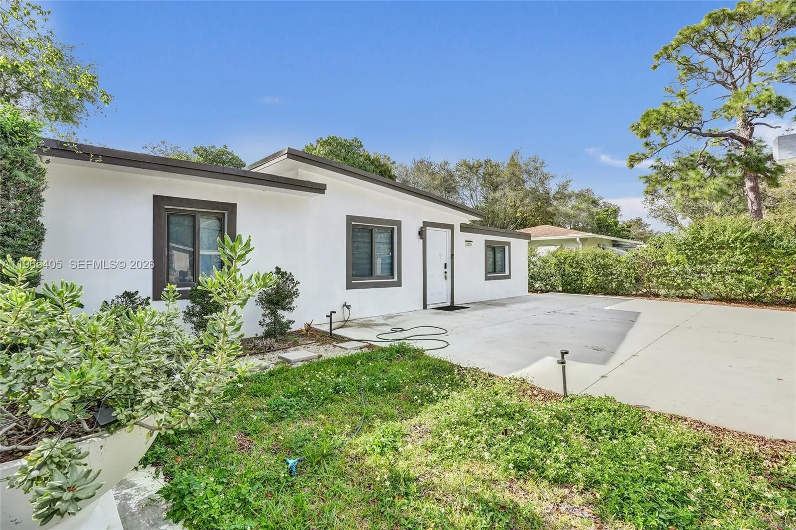 13550 NW 5th Ave, North Miami FL 33168