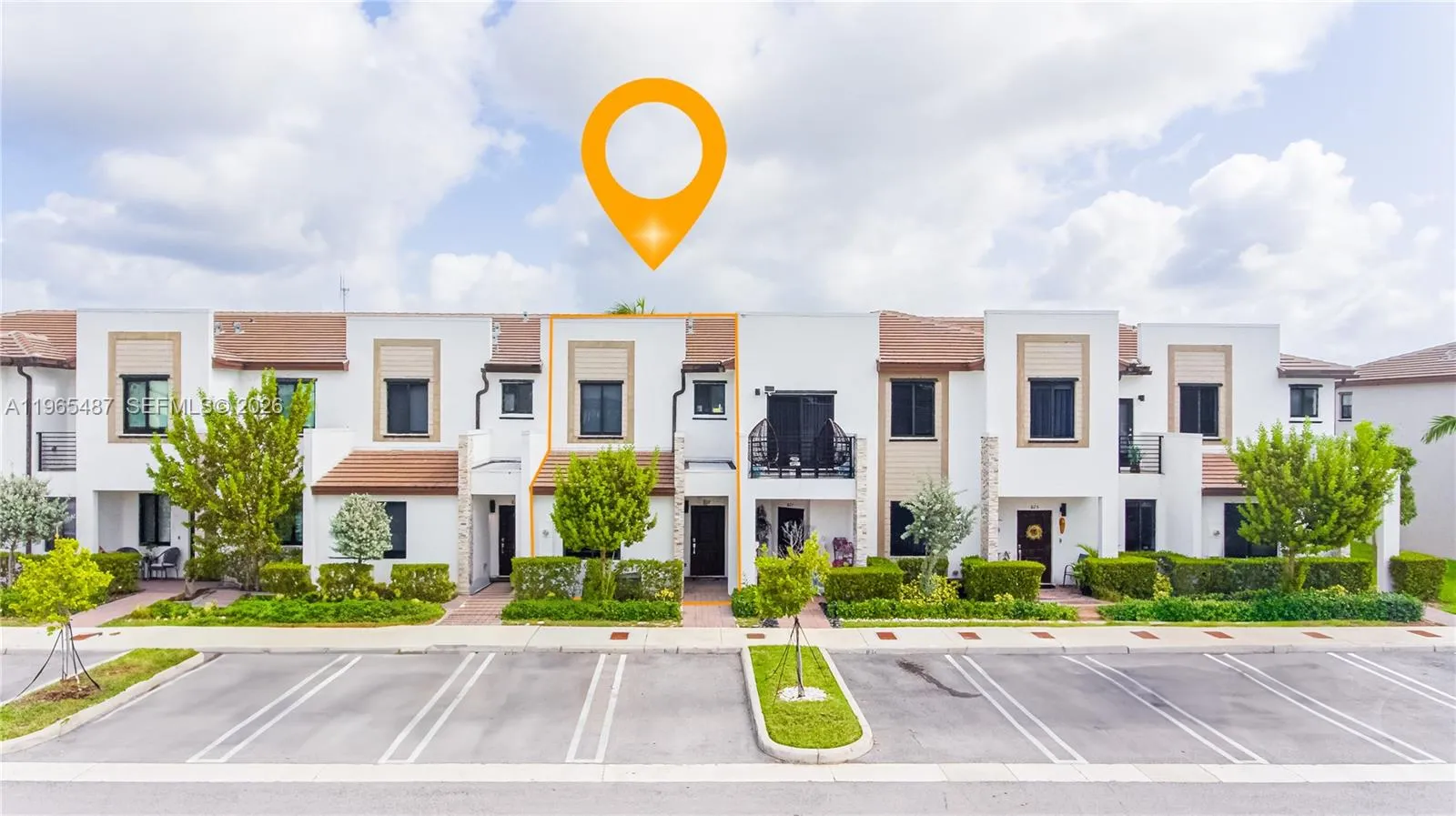 3 bedroom 3 bath for sale at 817 NE 211th St, Miami FL 33179