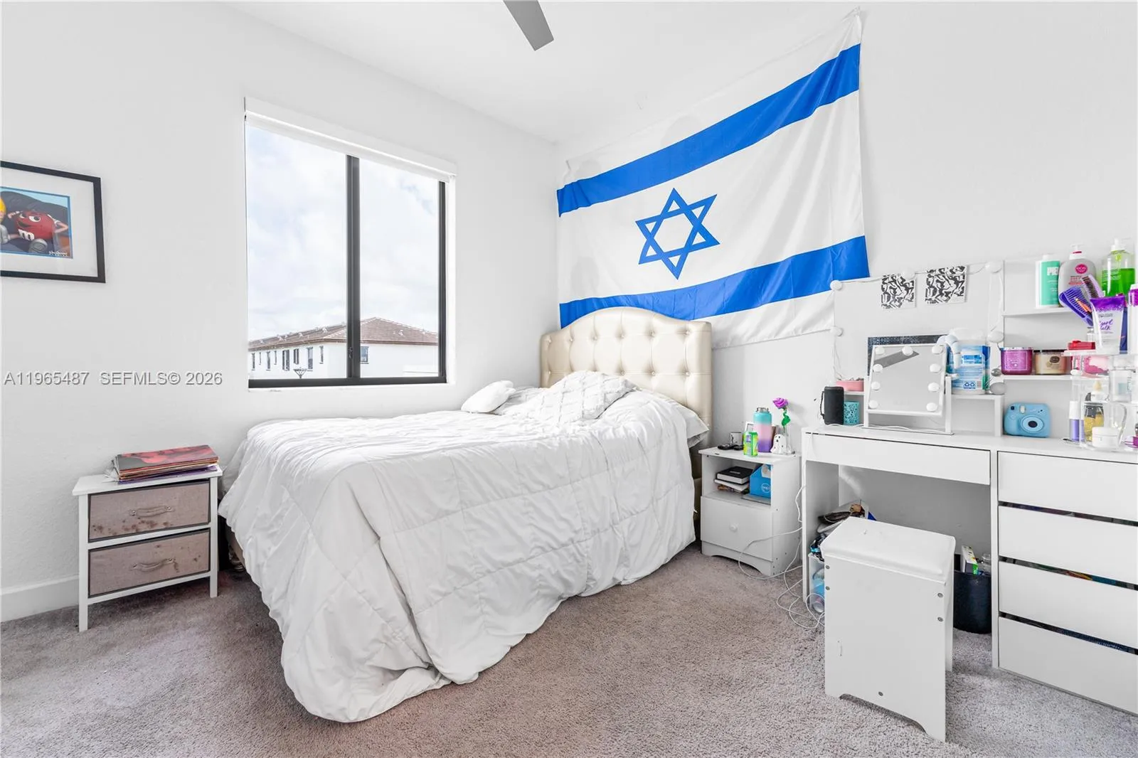 817 NE 211th St, Miami FL 33179