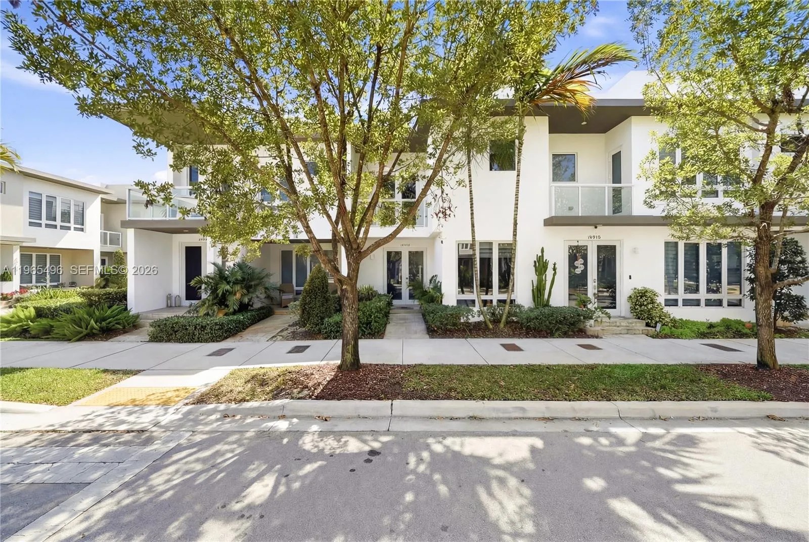 4 bedroom 3 bath for sale at 10530 NW 63rd Ter, Doral FL 33178