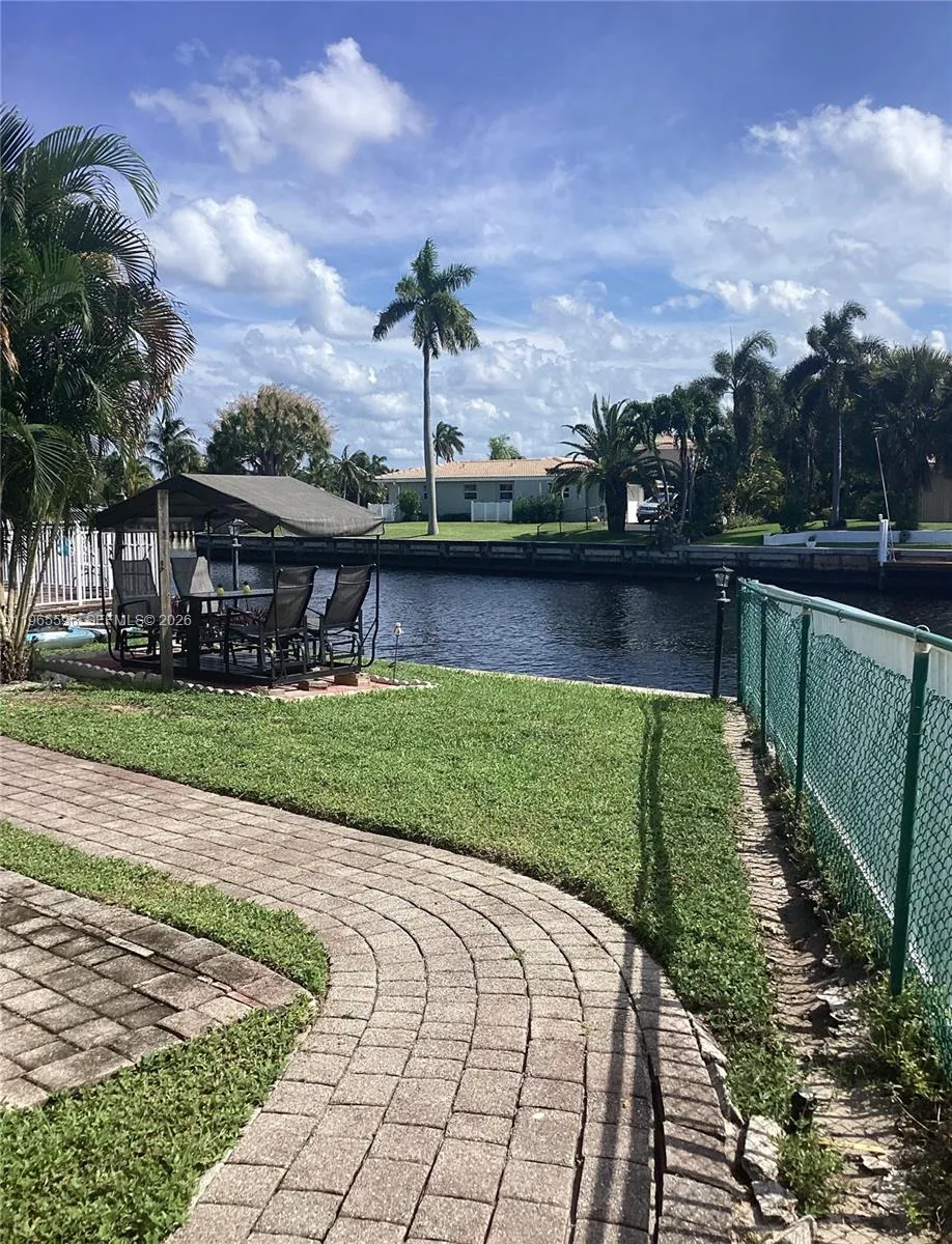 840 Pine Dr # 204, Pompano Beach FL 33060