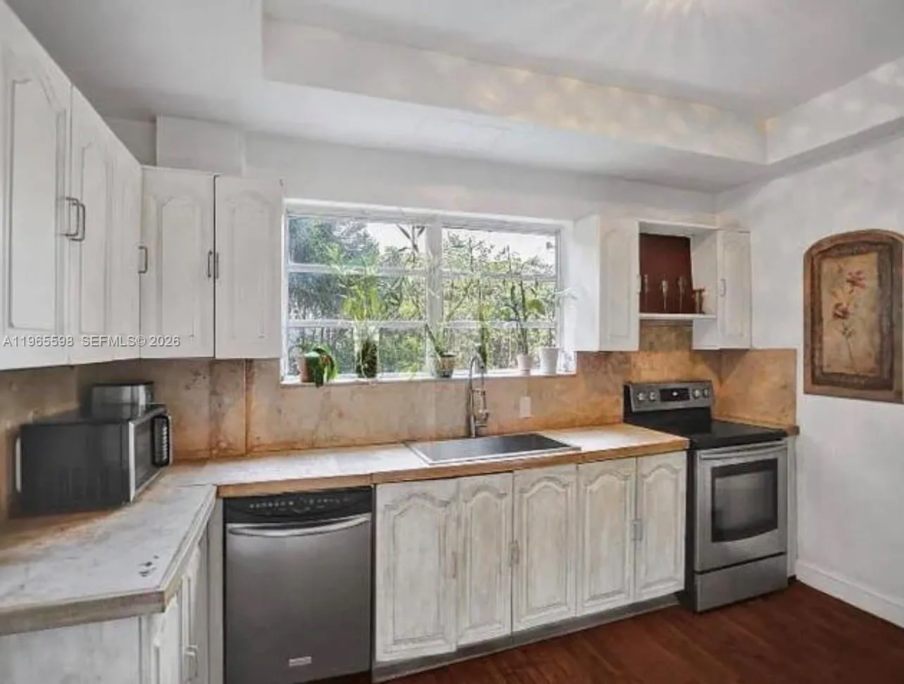 1107 Alhambra Cir, Coral Gables FL 33134