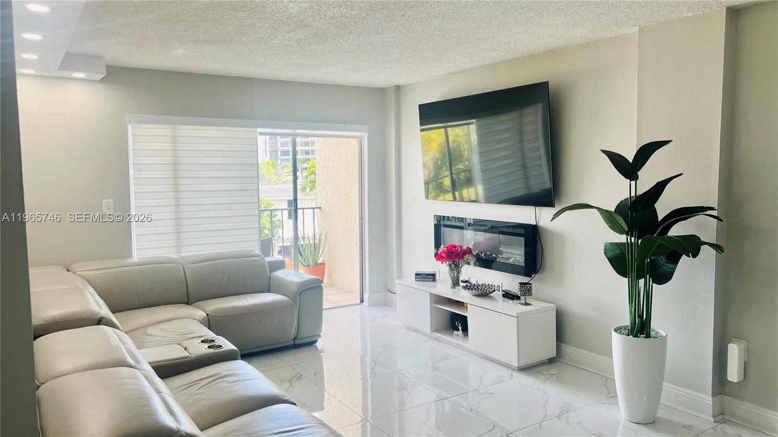 3 bedroom 2 bath for sale at 14250 SW 62nd St # 319, Miami FL 33183