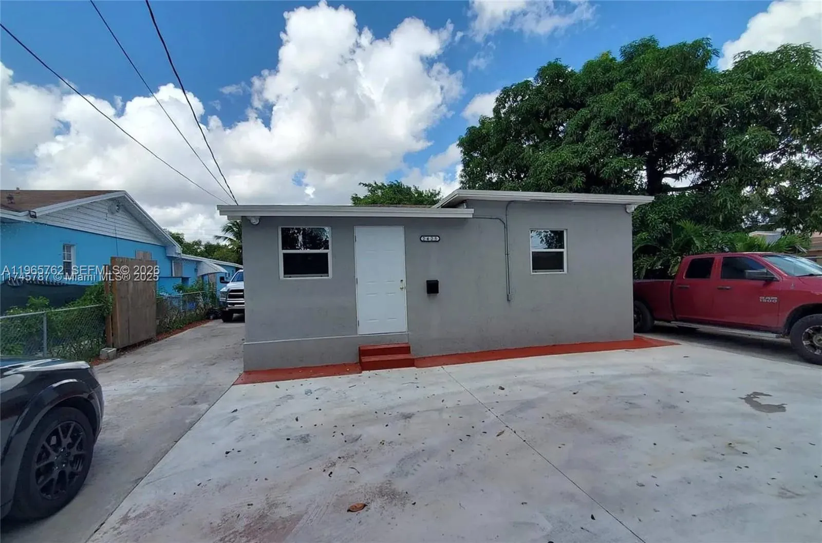 2425 NW 28th St, Miami FL 33142