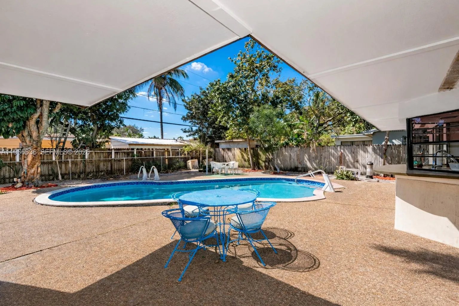 120 NE 175th St, Miami FL 33162