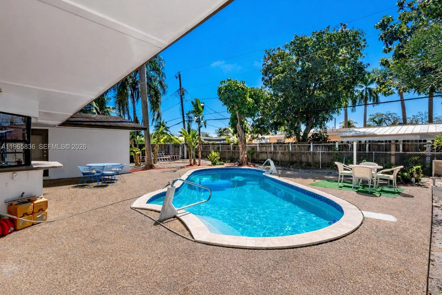 120 NE 175th St, Miami FL 33162