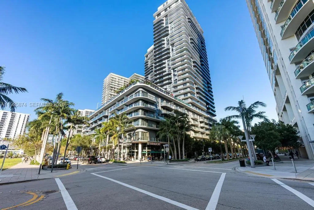 1 bedroom 2 bath for sale at 121 NE 34th St # 2205, Miami FL 33137
