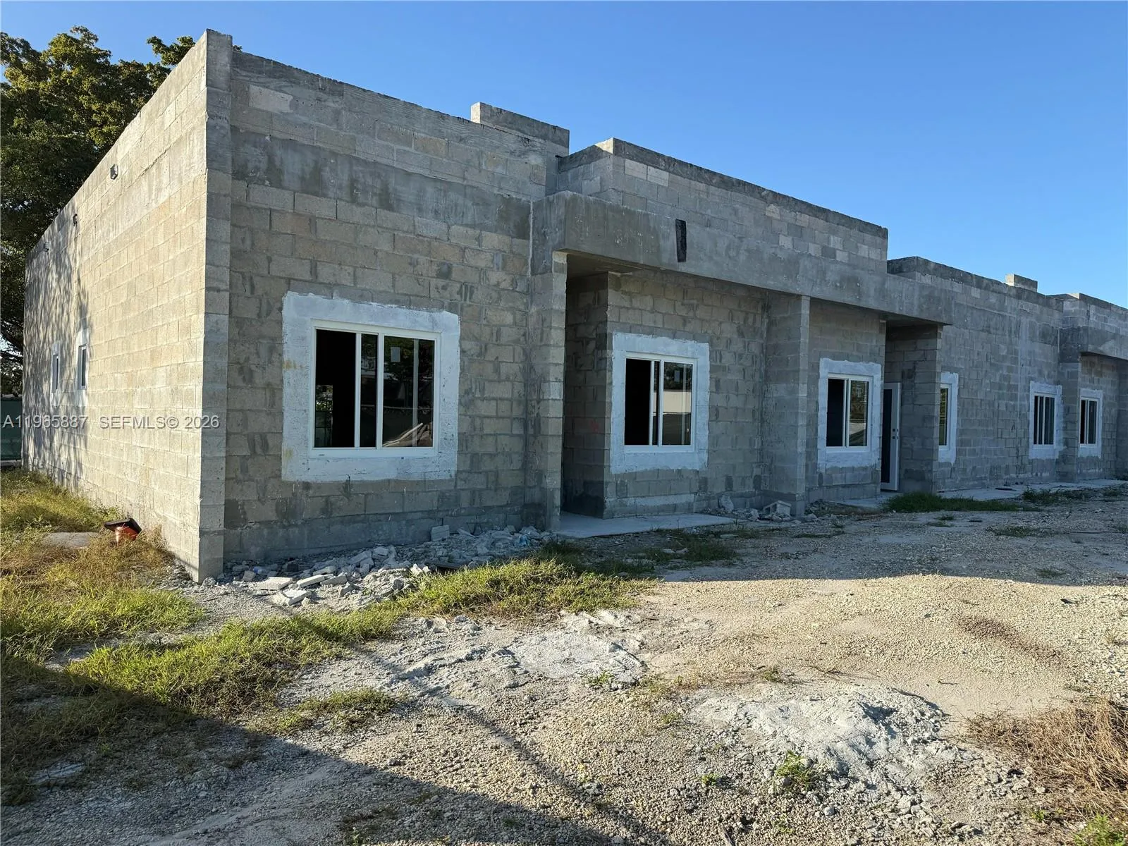 3 bedroom 2 bath for sale at 3800 NW 213th Terr, Miami Gardens FL 33055