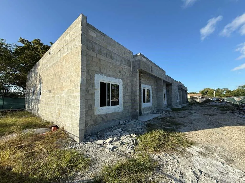 3800 NW 213th Terr, Miami Gardens FL 33055