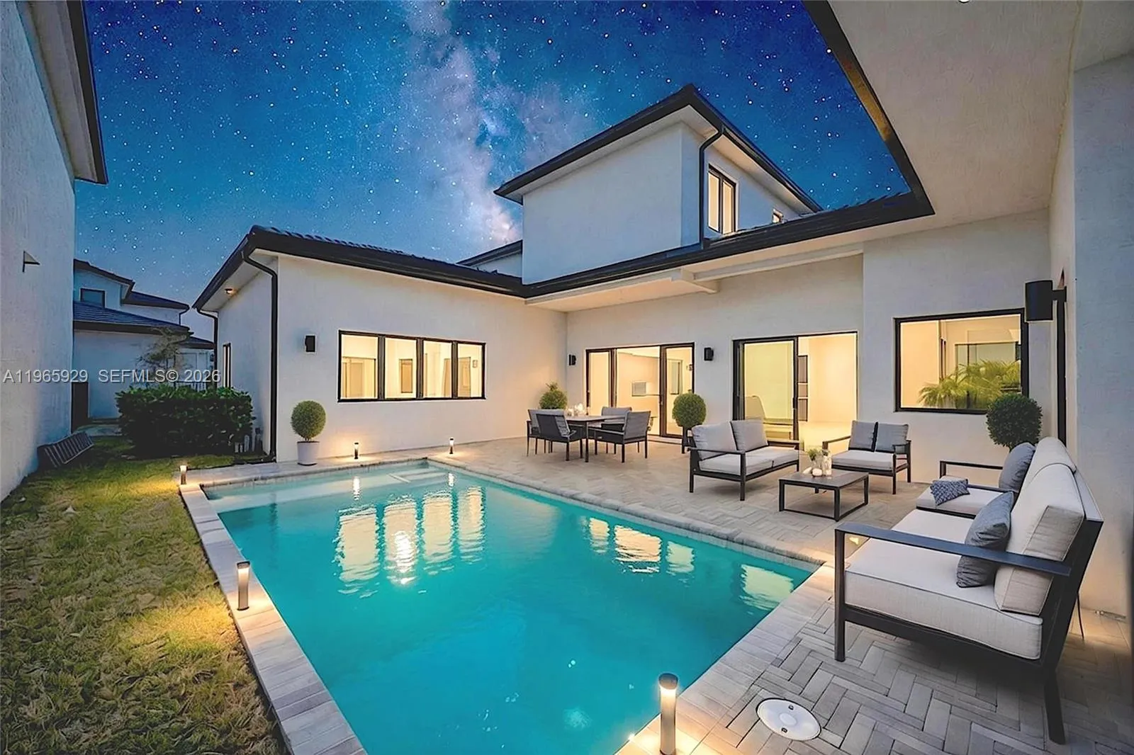 5 bedroom 5 bath for sale at 5718 W Ashwood Cir W, Hollywood FL 33312