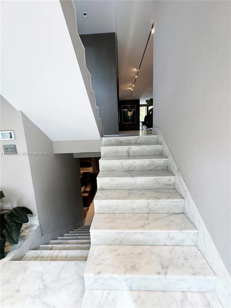 2000 S Bayshore Drive # 13, Miami FL 33133
