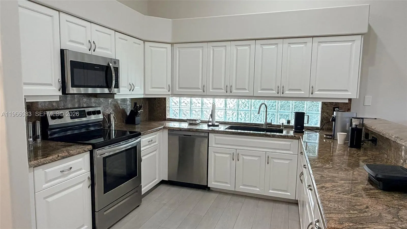 582 Spinnaker, Weston FL 33326