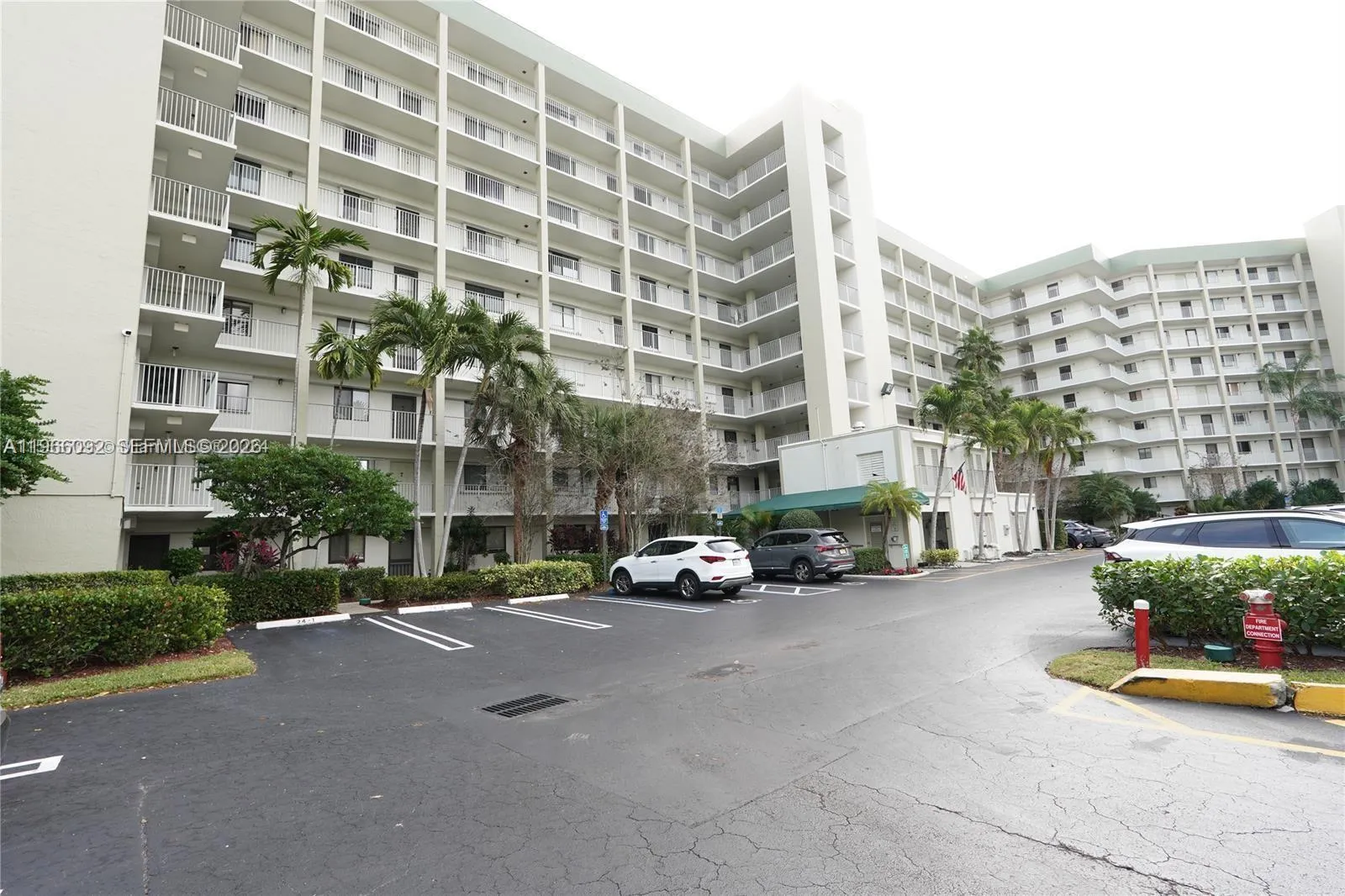 2 bedroom 2 bath for sale at 2334 S Cypress Bend Dr # 505, Pompano Beach FL 33069