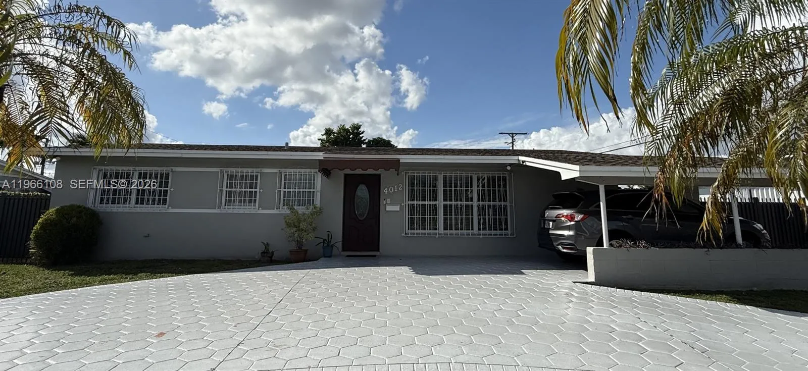 3 bedroom 3 bath for sale at 4012 SW 102 court, Miami FL 33165