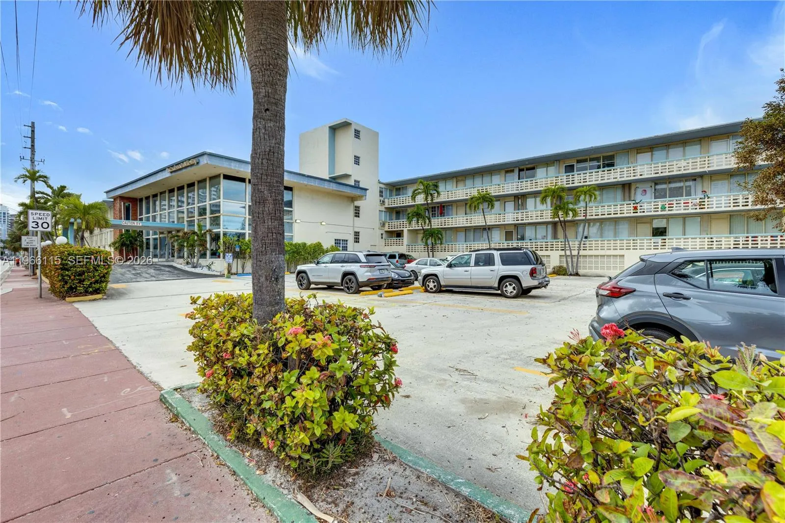 6484 Indian Creek Dr # 220, Miami Beach FL 33141