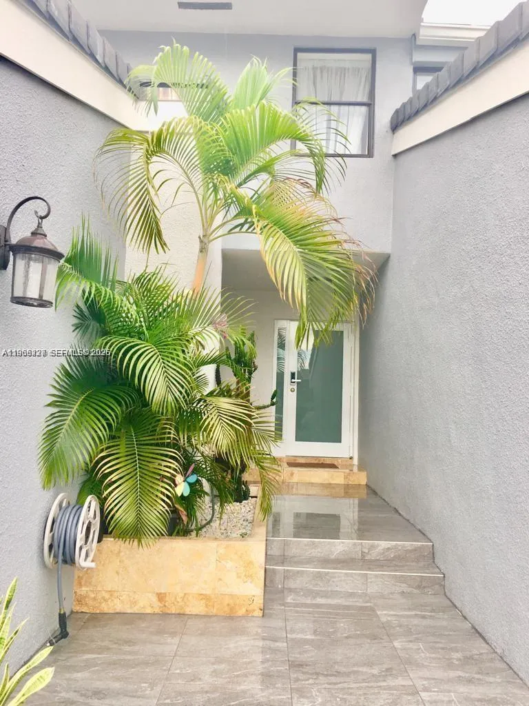 245 Poinciana Dr # 505, Sunny Isles Beach FL 33160