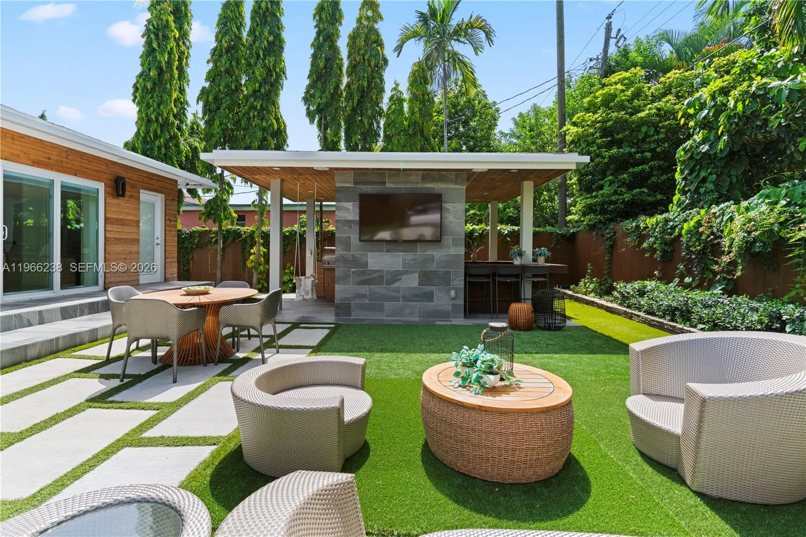 3 bedroom 4 bath for sale at 221 NE 44th St, Miami FL 33137