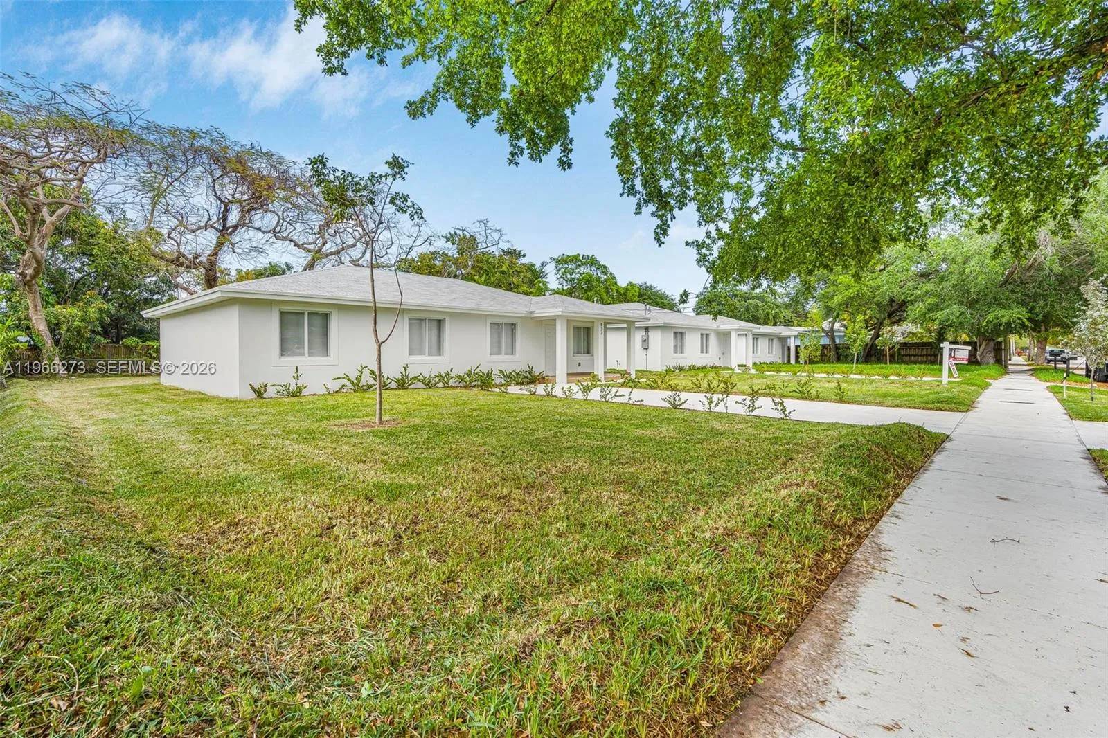 933 NW 50th St, Miami FL 33127