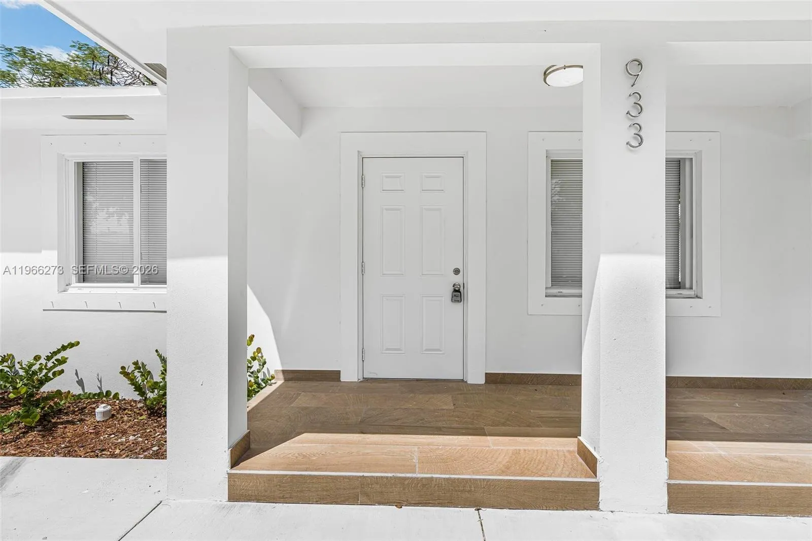 933 NW 50th St, Miami FL 33127