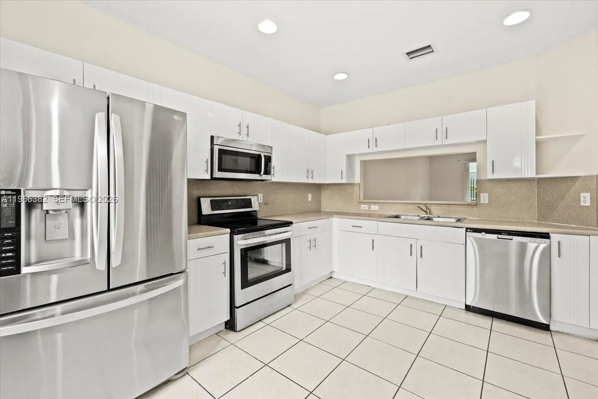 2779 SW 82ND AVE # 105, Miramar FL 33025